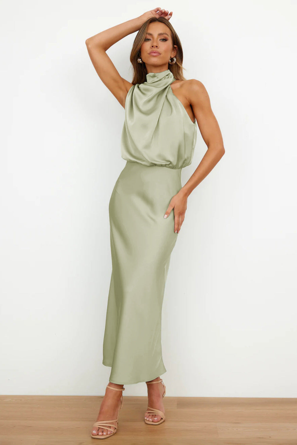 Helena™ | Abito Lungo in Satin con Scollatura Halter