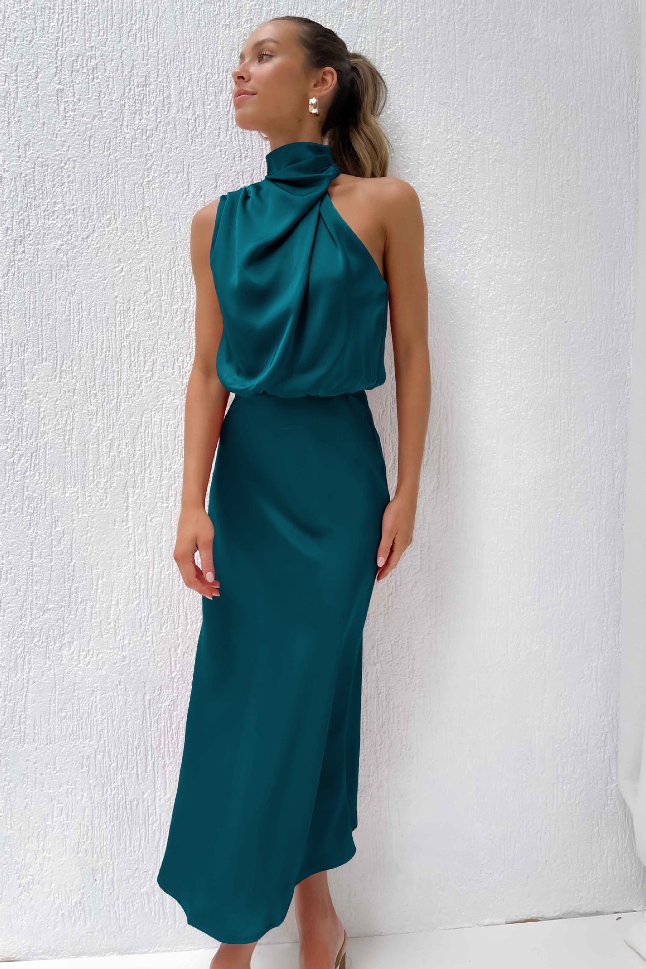 Helena™ | Abito Lungo in Satin con Scollatura Halter