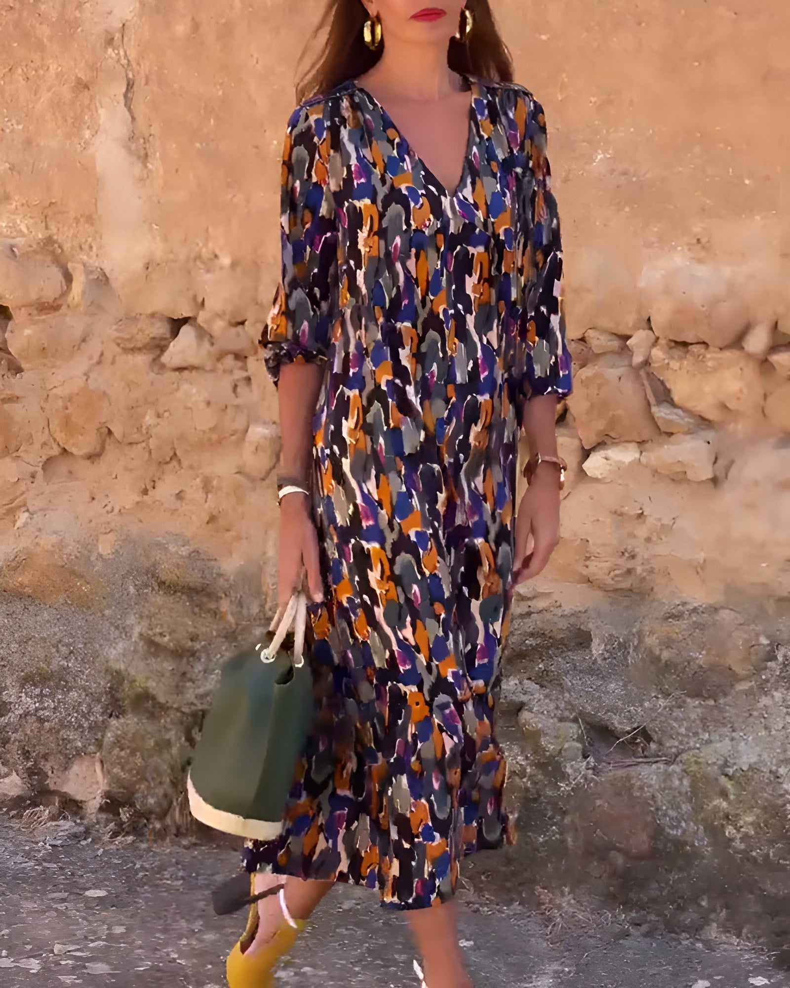 Nathalie | Vestito con scollo a V e stampa retrò