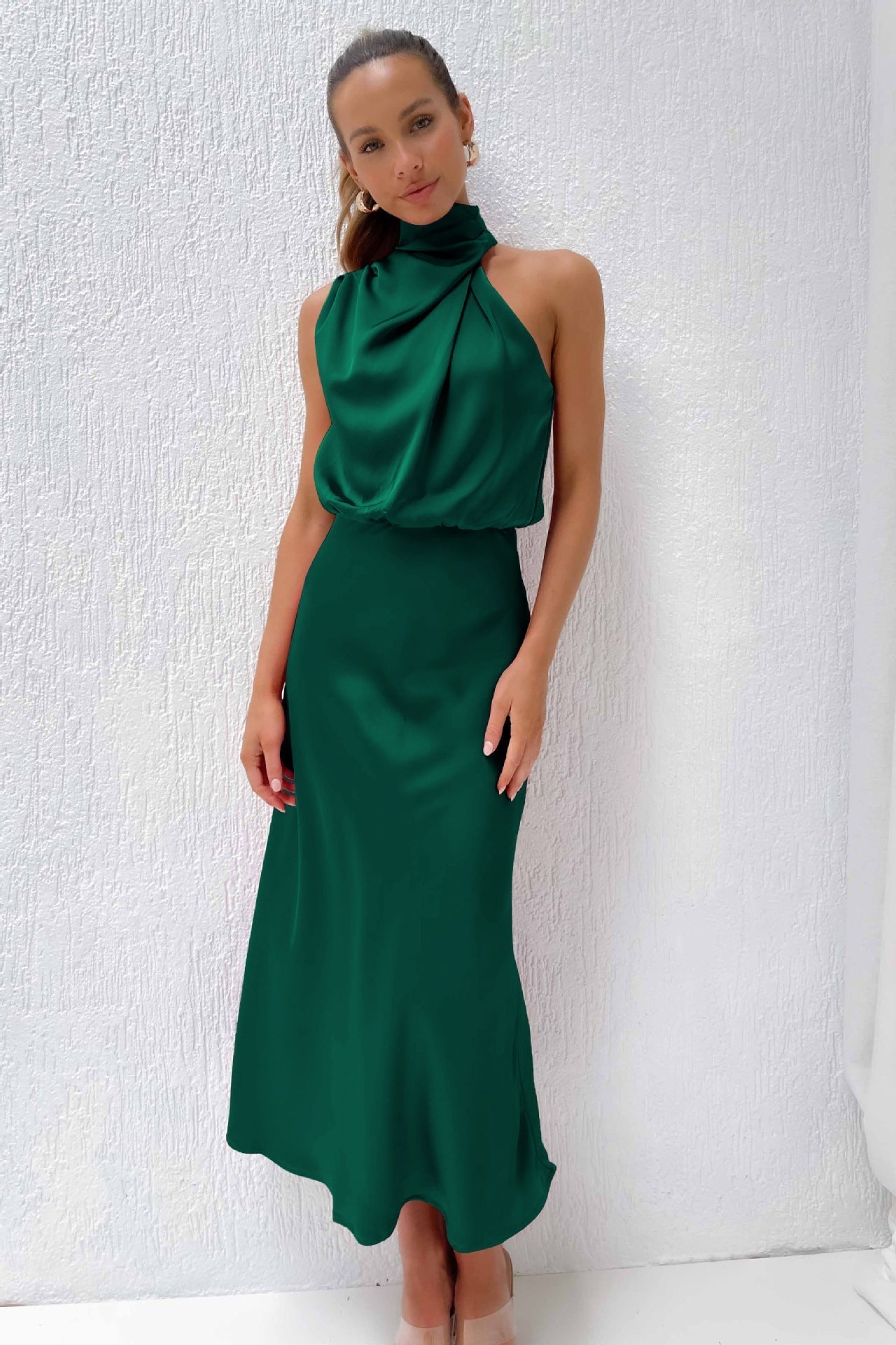 Helena™ | Abito Lungo in Satin con Scollatura Halter
