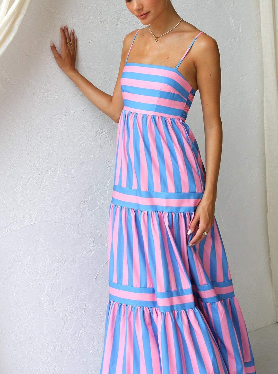 Sofia | Vestito a Spalline, Abito Estivo per Curve Perfette e Comfort Assoluto