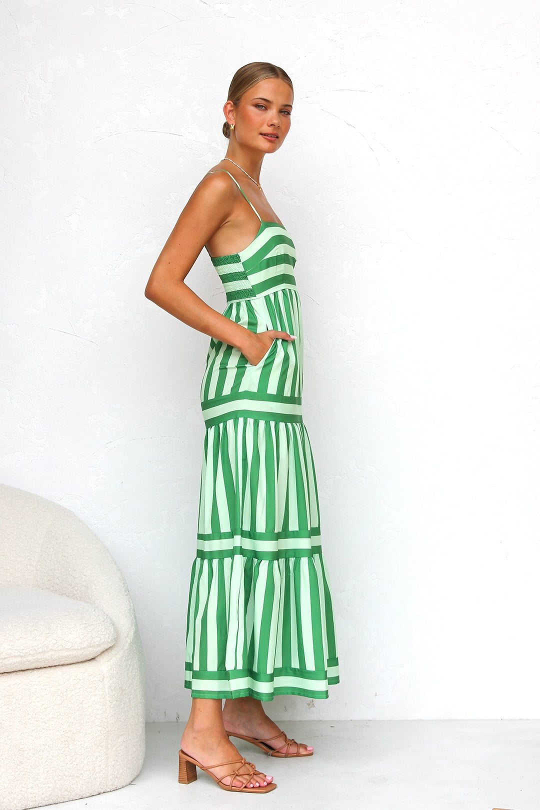 Sofia | Vestito a Spalline, Abito Estivo per Curve Perfette e Comfort Assoluto