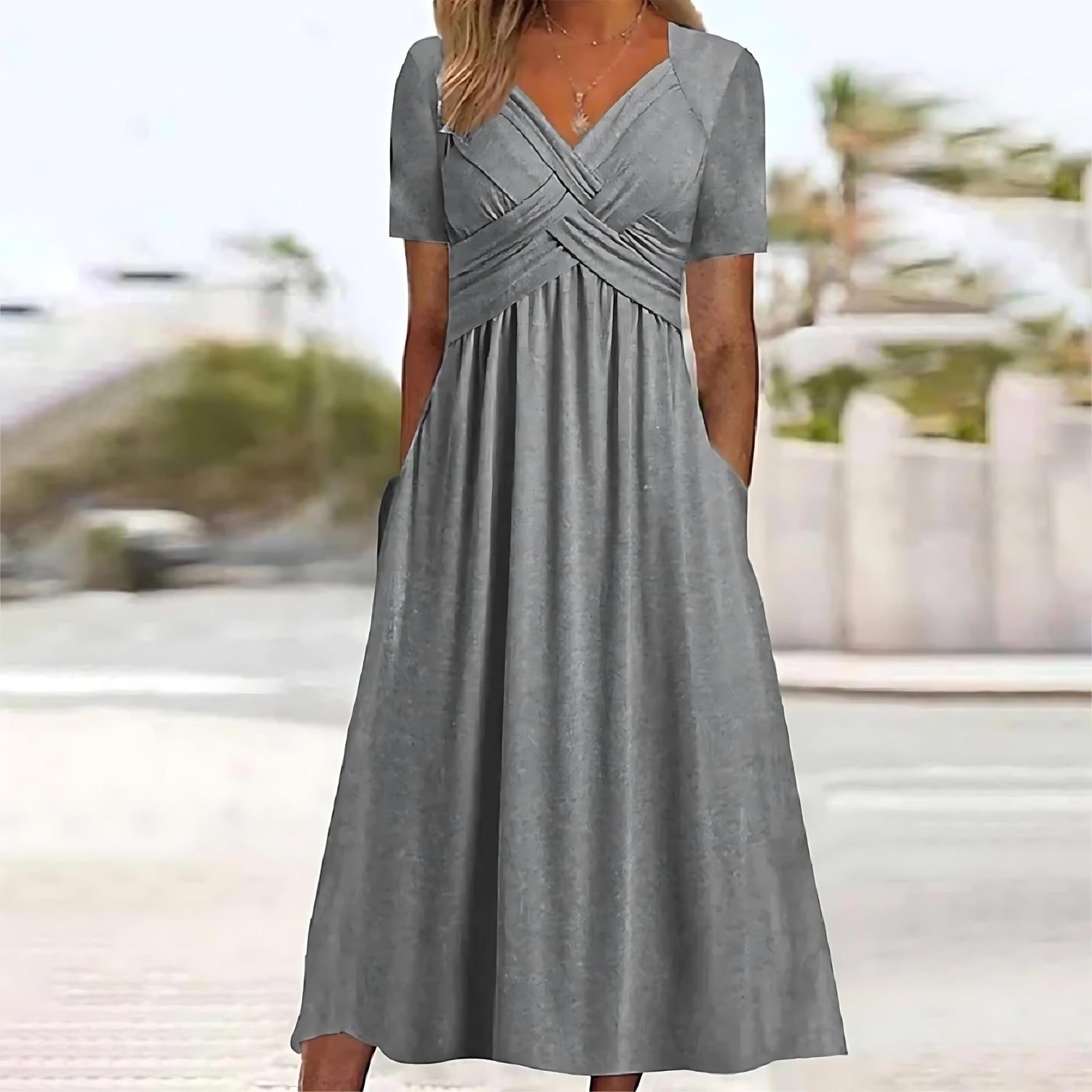 SOFIA™ | L’Abito Midi che Valorizza e Nasconde con Eleganza